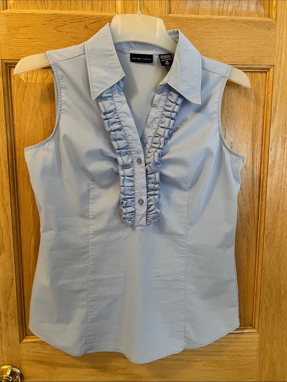 New York & Company Light Blue Sleeveless Ruffle Front Collared Top - Medium